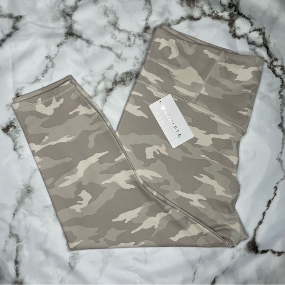 NWT Athleta Elation Camo 7/8 Tight - white/cream 3x - Picture 2 of 9